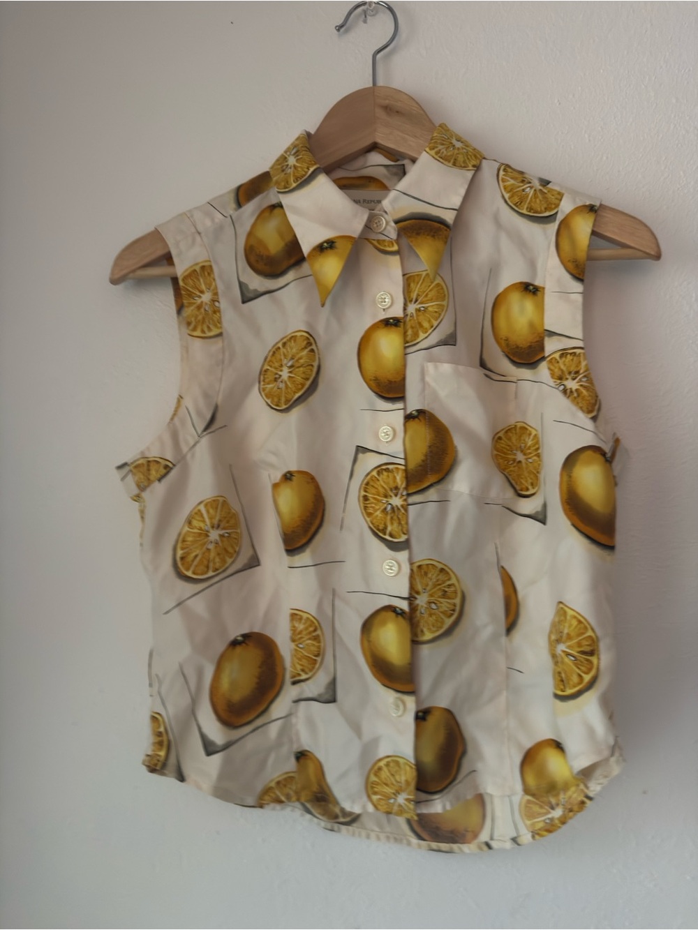 Banana Republic Floral sleeveless Blouse Size Small